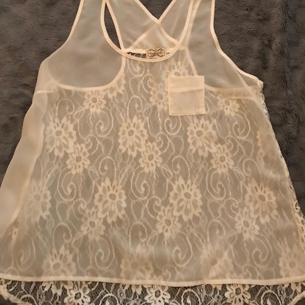 Cream colored tank perfect for summer